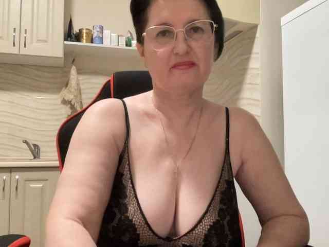 HotMilfPussy webcam