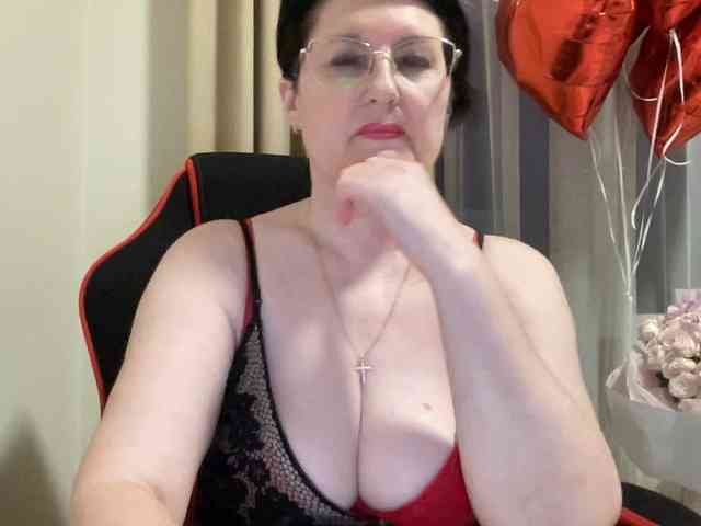 HotMilfPussy webcam