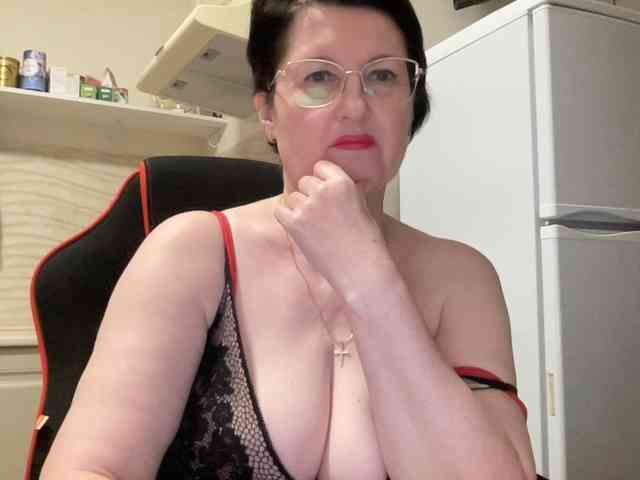 HotMilfPussy webcam