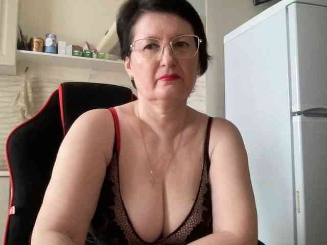 HotMilfPussy webcam