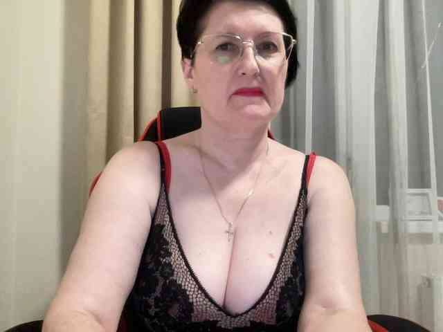 HotMilfPussy webcam