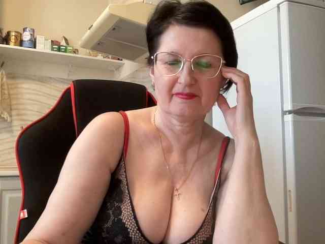 HotMilfPussy webcam