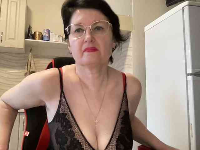 HotMilfPussy webcam