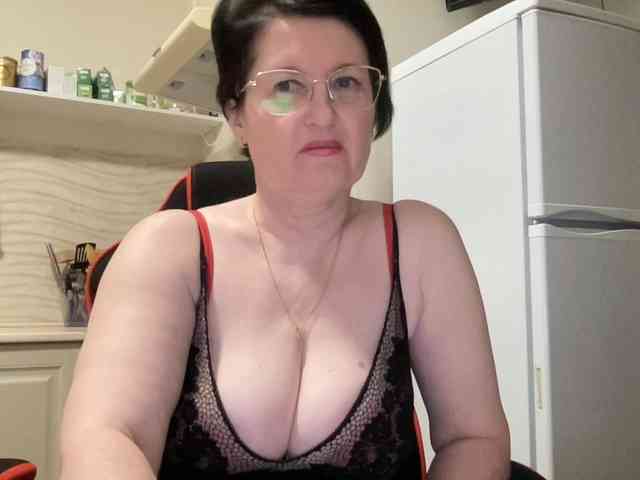 HotMilfPussy webcam