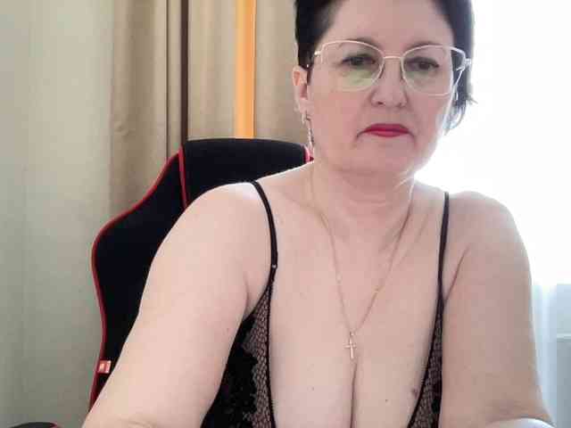 HotMilfPussy webcam