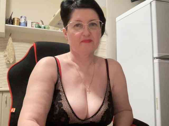 HotMilfPussy webcam