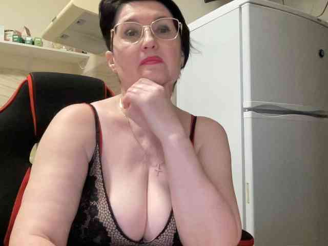 HotMilfPussy webcam