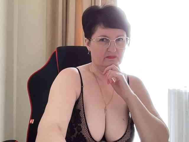HotMilfPussy webcam
