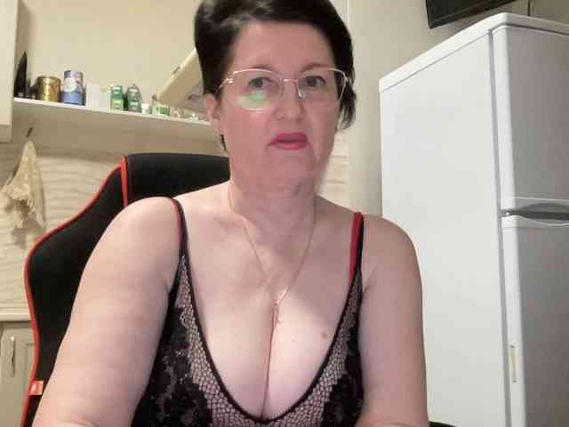 HotMilfPussy webcam