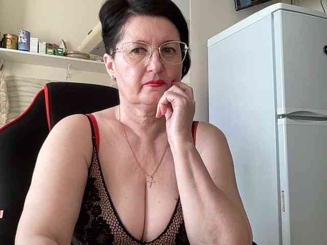 HotMilfPussy webcam