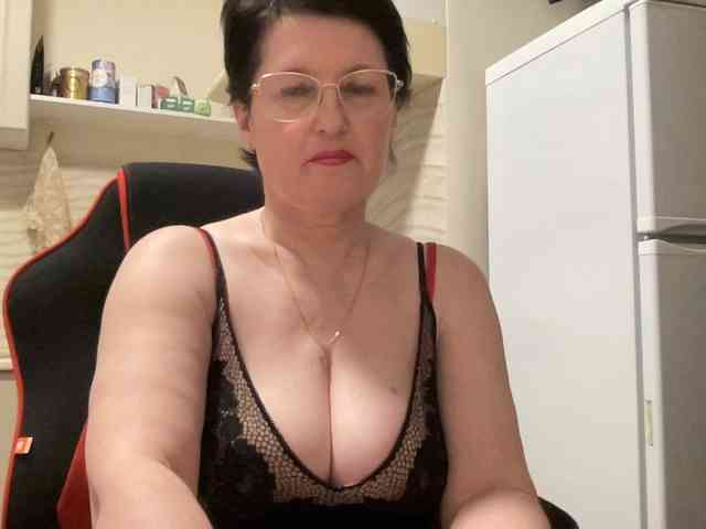 HotMilfPussy webcam