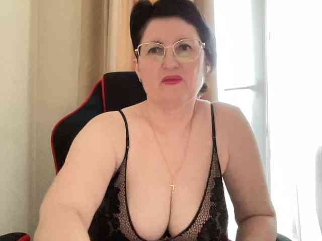 HotMilfPussy webcam