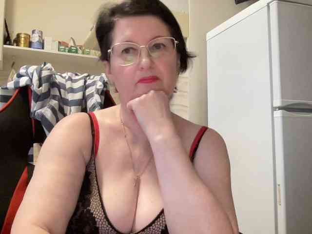 HotMilfPussy webcam