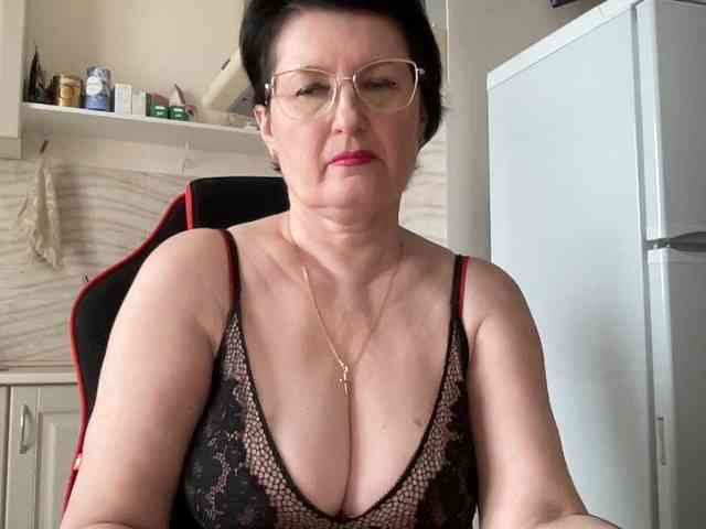 HotMilfPussy webcam