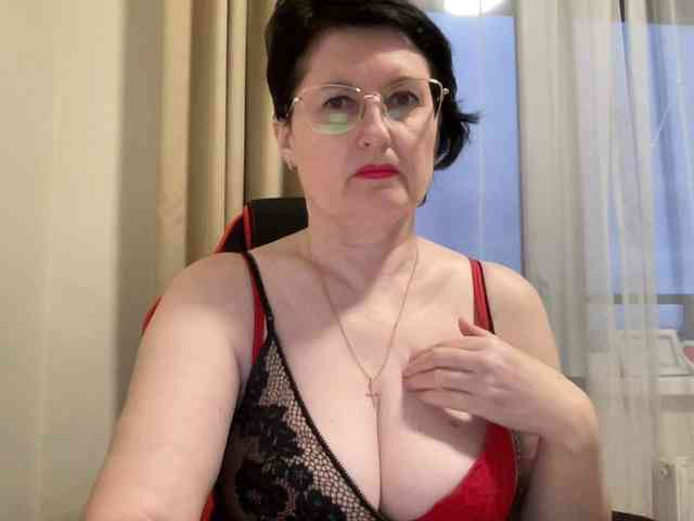 HotMilfPussy webcam