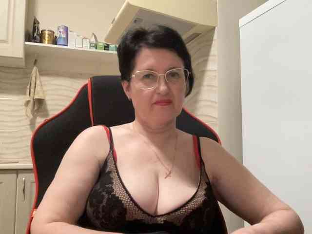 HotMilfPussy webcam