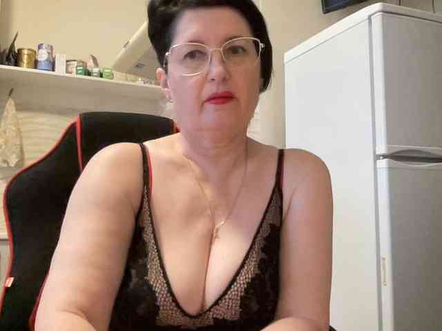 HotMilfPussy webcam