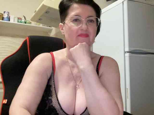 HotMilfPussy webcam
