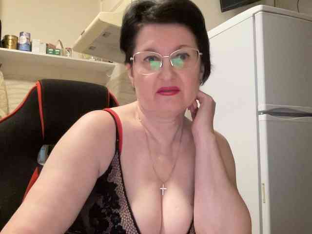 HotMilfPussy webcam