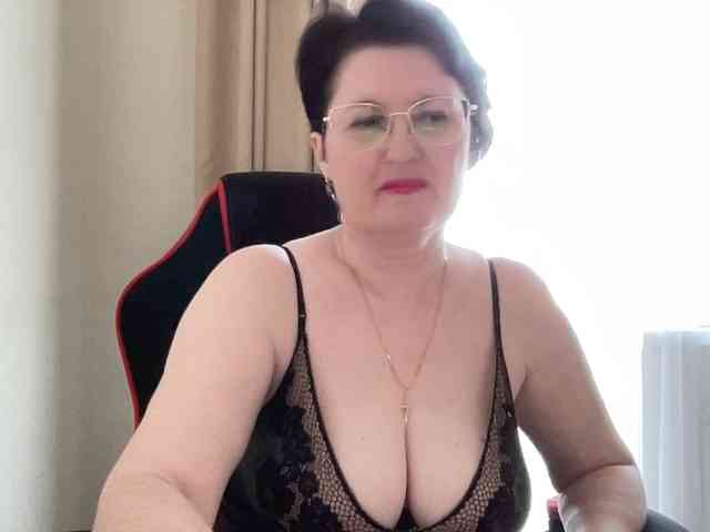 HotMilfPussy webcam