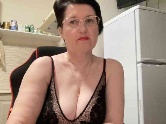 HotMilfPussy webcam