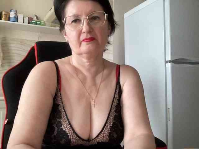 HotMilfPussy webcam
