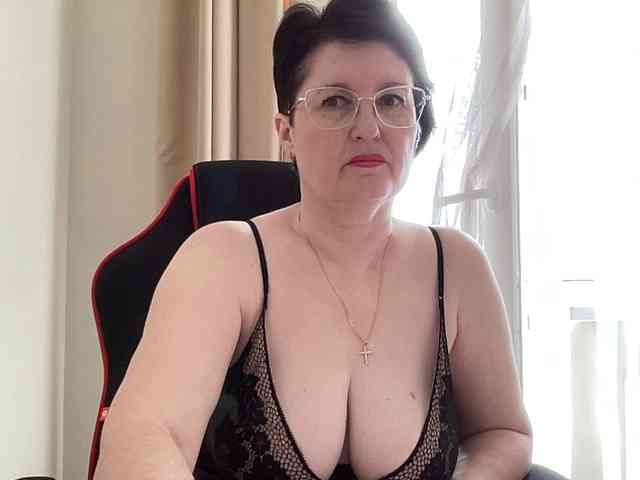 HotMilfPussy webcam