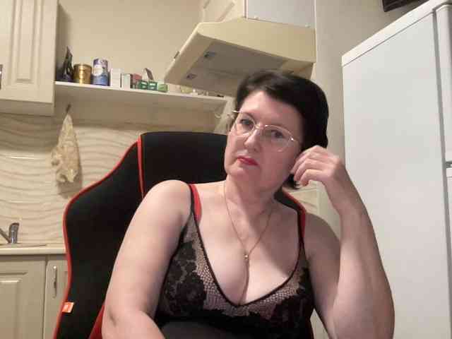 HotMilfPussy webcam