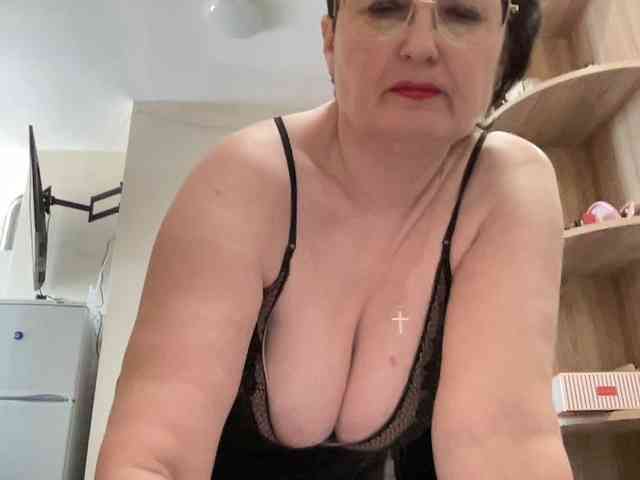 HotMilfPussy webcam