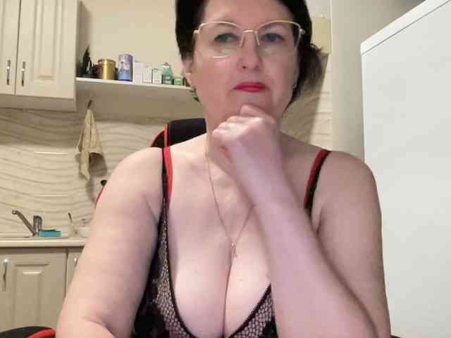 HotMilfPussy webcam