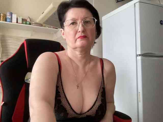 HotMilfPussy webcam