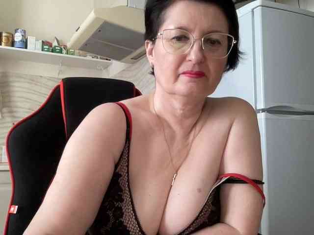 HotMilfPussy webcam