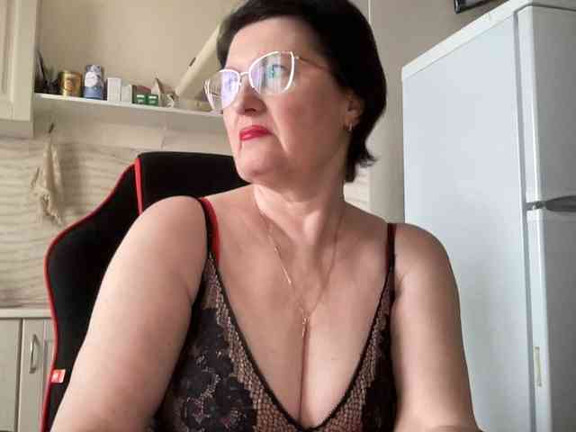 HotMilfPussy webcam