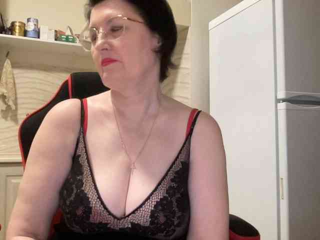 HotMilfPussy webcam