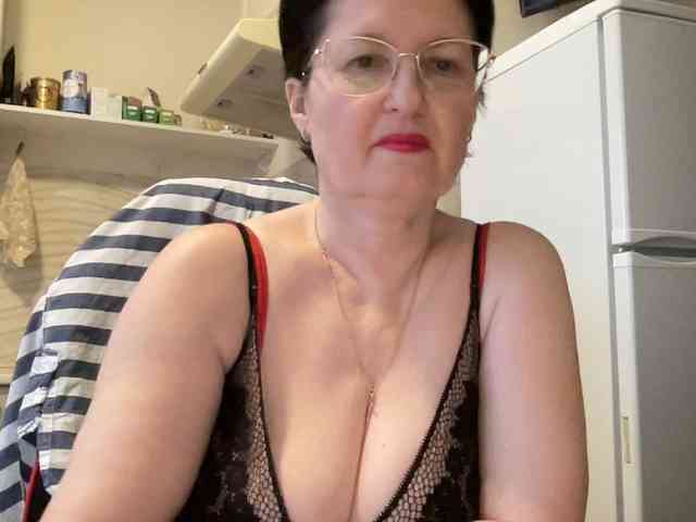 HotMilfPussy webcam