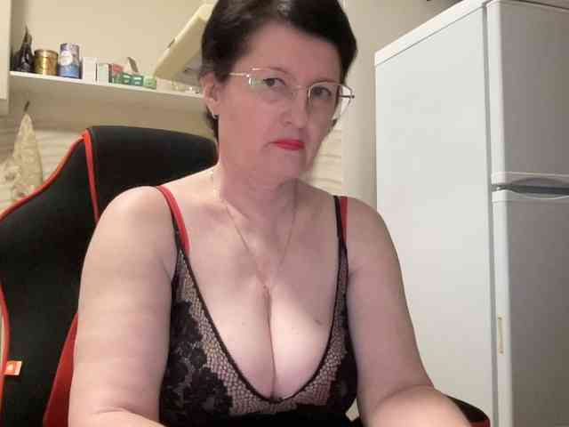 HotMilfPussy webcam