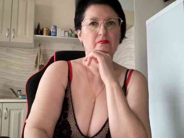 HotMilfPussy webcam