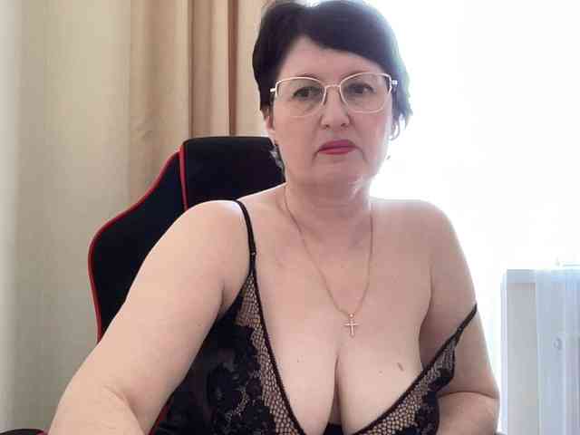 HotMilfPussy webcam