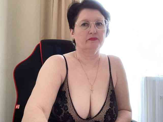 HotMilfPussy webcam