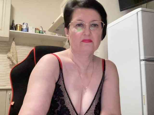 HotMilfPussy webcam
