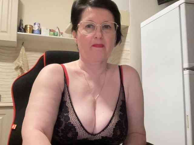 HotMilfPussy webcam