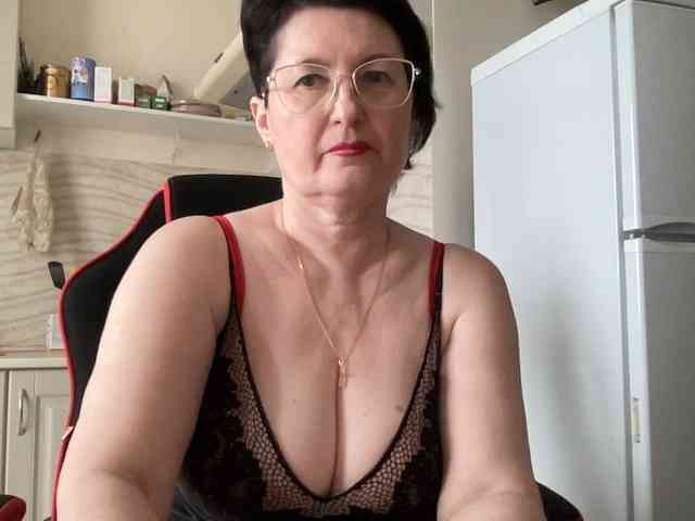 HotMilfPussy webcam