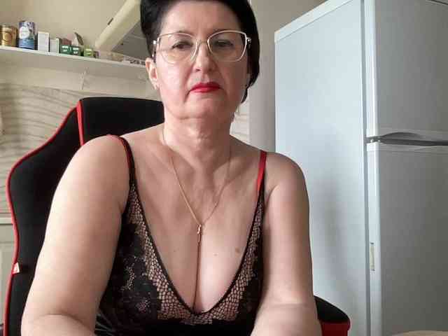 HotMilfPussy webcam