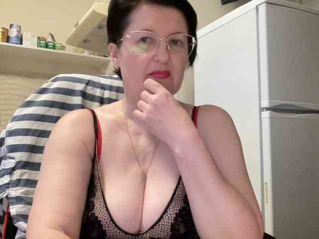 HotMilfPussy webcam