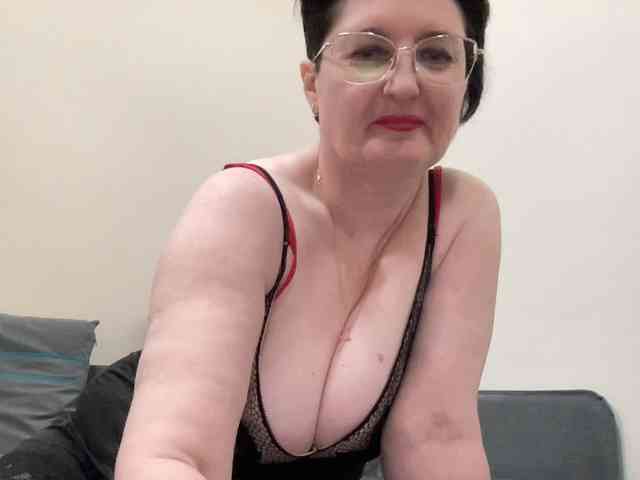 HotMilfPussy webcam