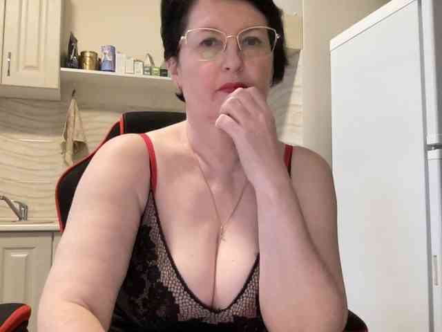 HotMilfPussy webcam