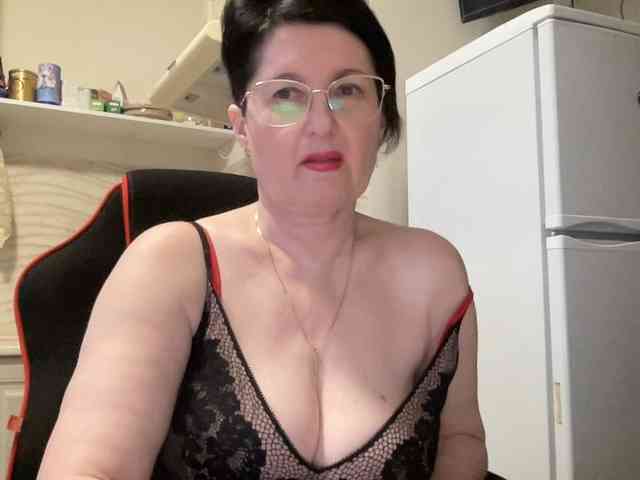 HotMilfPussy webcam