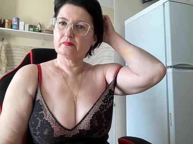 HotMilfPussy webcam