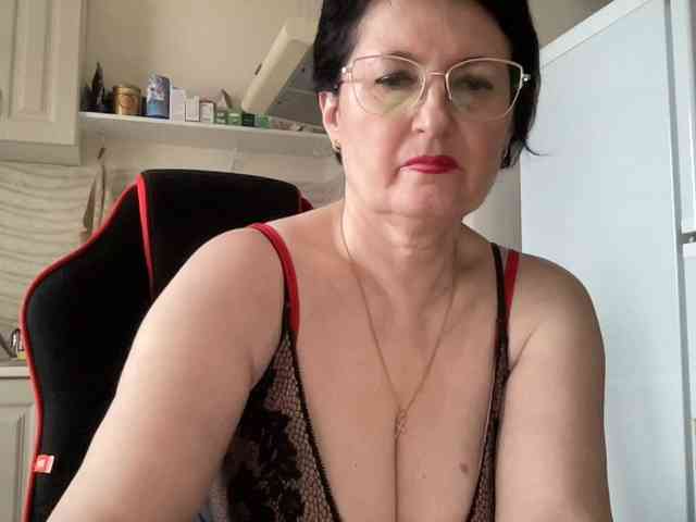 HotMilfPussy webcam