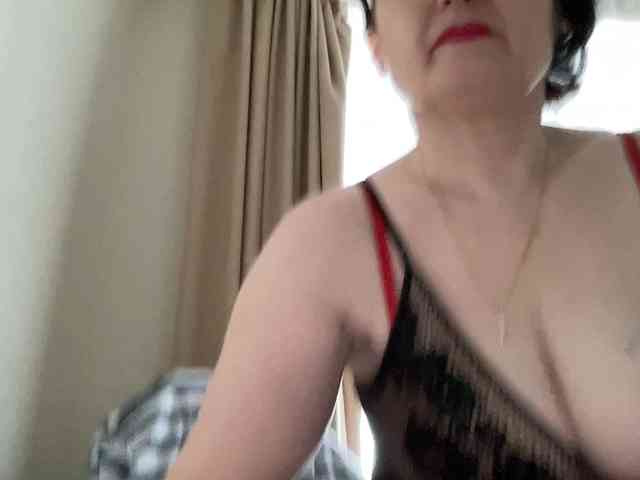 HotMilfPussy webcam